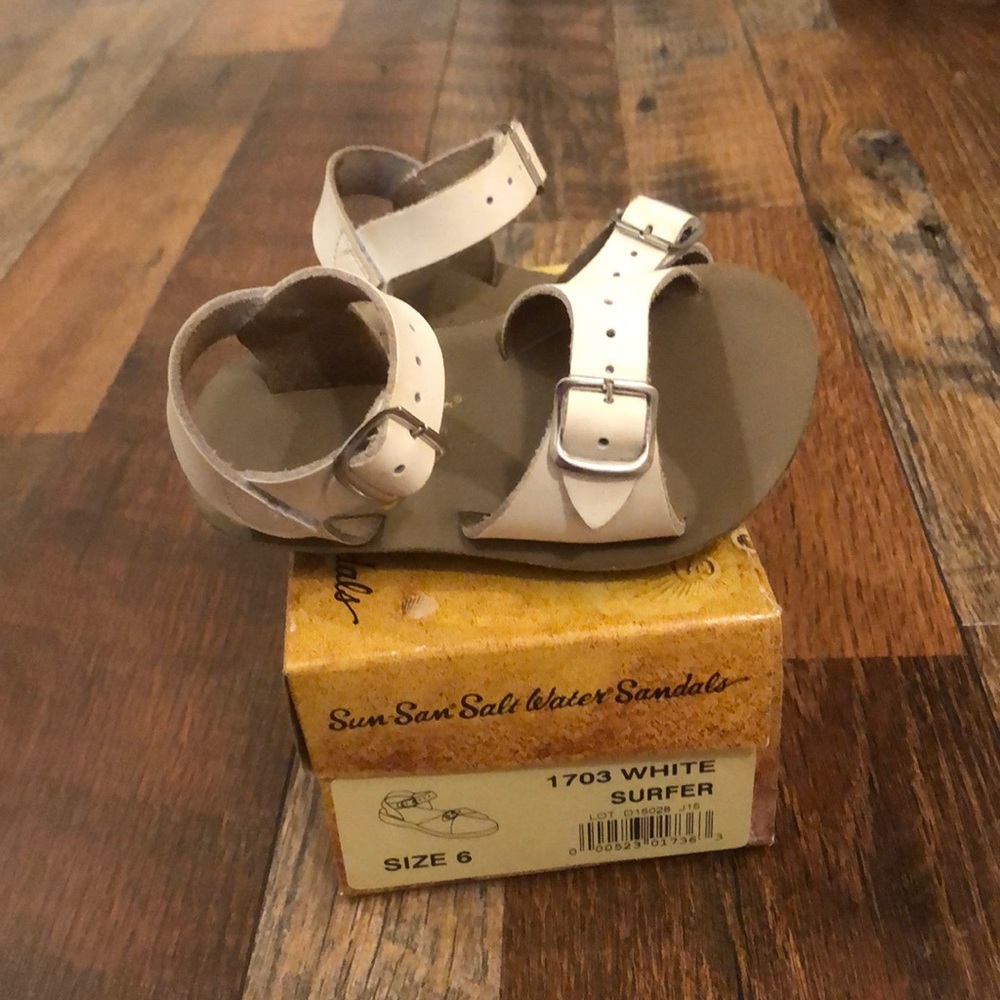 Toddler size 6 white SunSan sandals